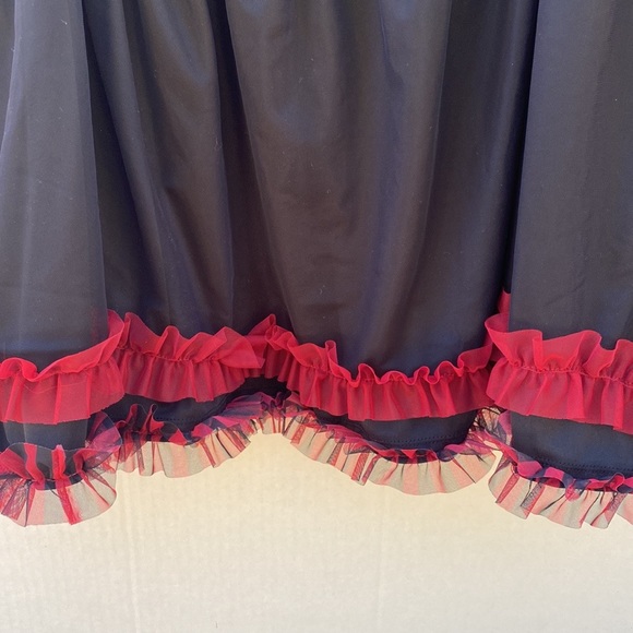 Hot topic Womens plus size 2X black & red side lace up ruffle skirt gothic punk - Picture 5 of 7